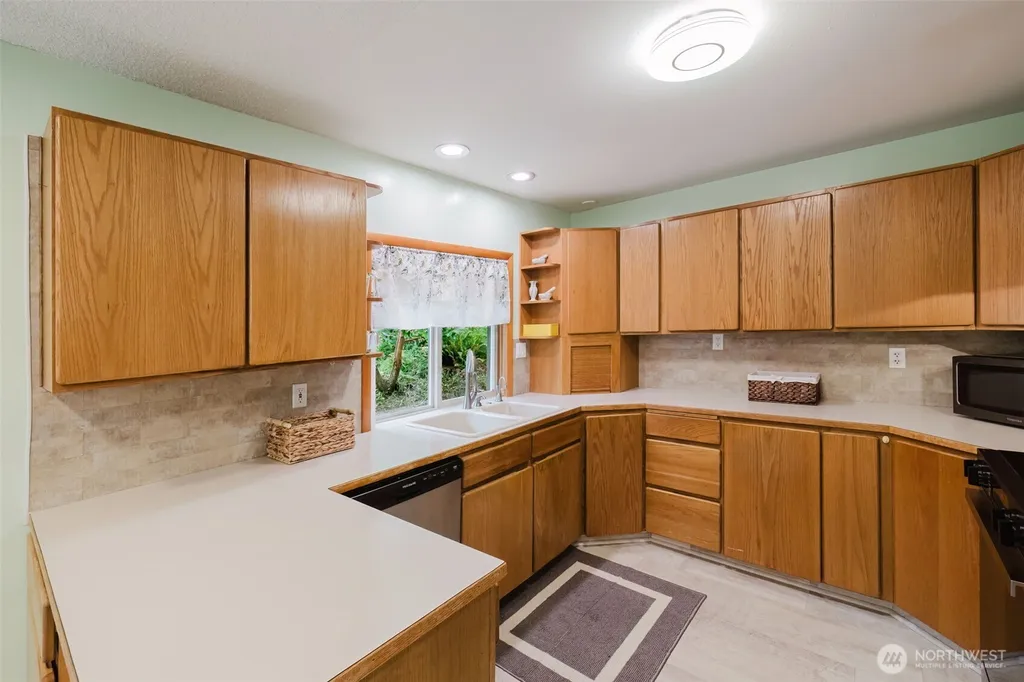 4601 SW Lake Flora Road Port Orchard WA 98367