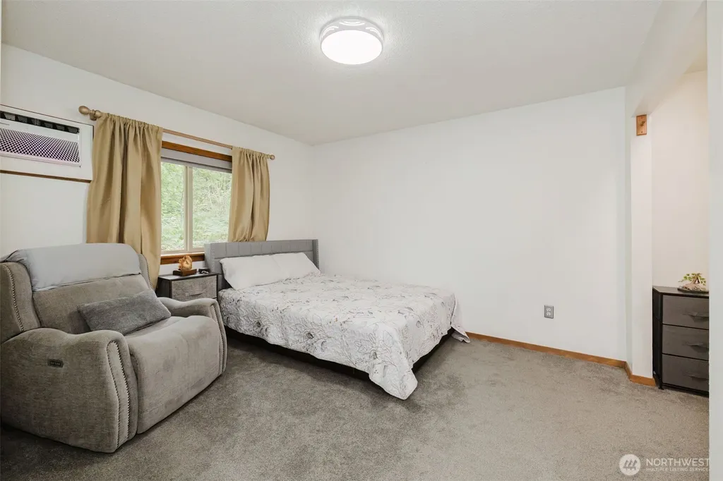 4601 SW Lake Flora Road Port Orchard WA 98367
