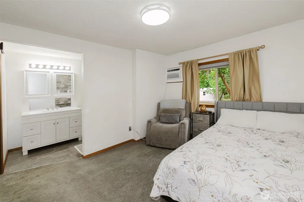 4601 SW Lake Flora Road Port Orchard WA 98367