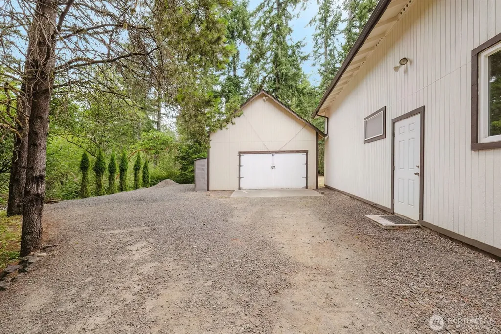 4601 SW Lake Flora Road Port Orchard WA 98367