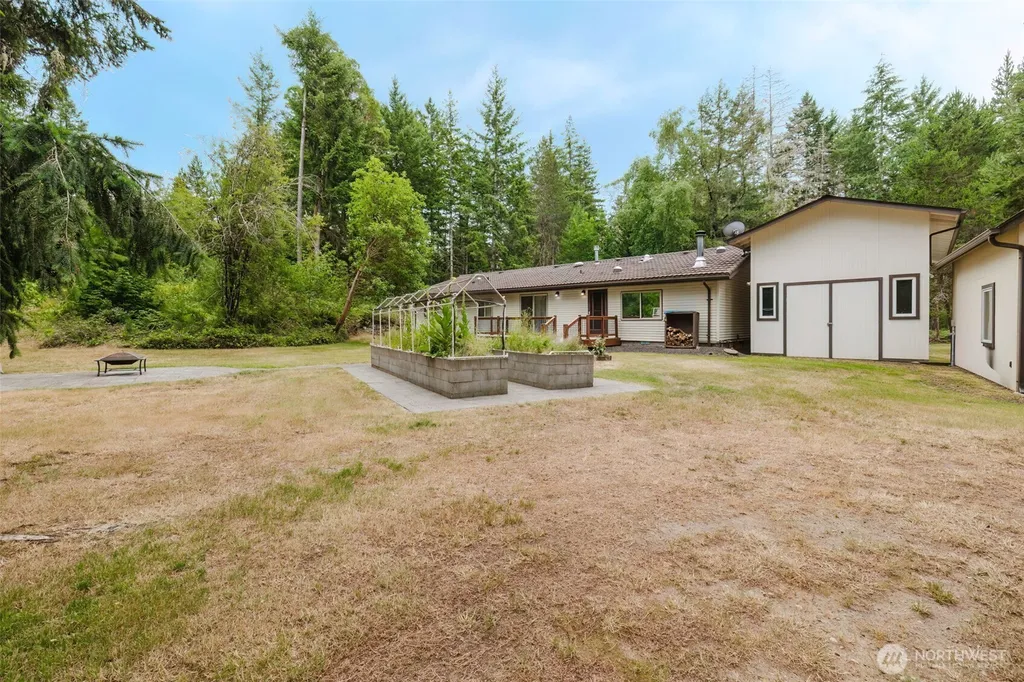 4601 SW Lake Flora Road Port Orchard WA 98367