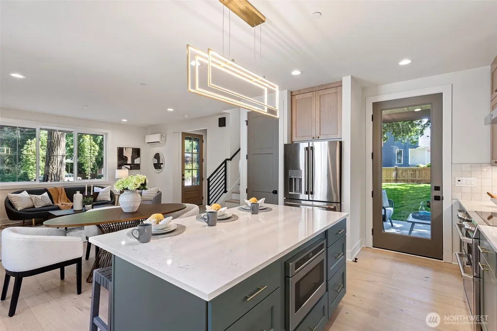 12831 NE 78th Place Kirkland WA 98033