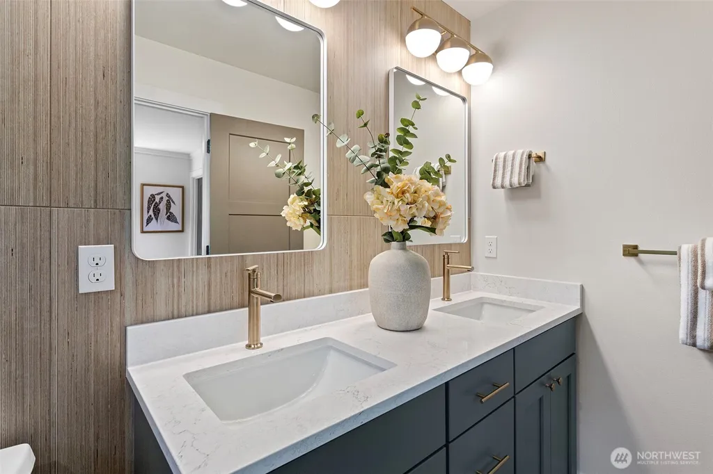 12831 NE 78th Place Kirkland WA 98033