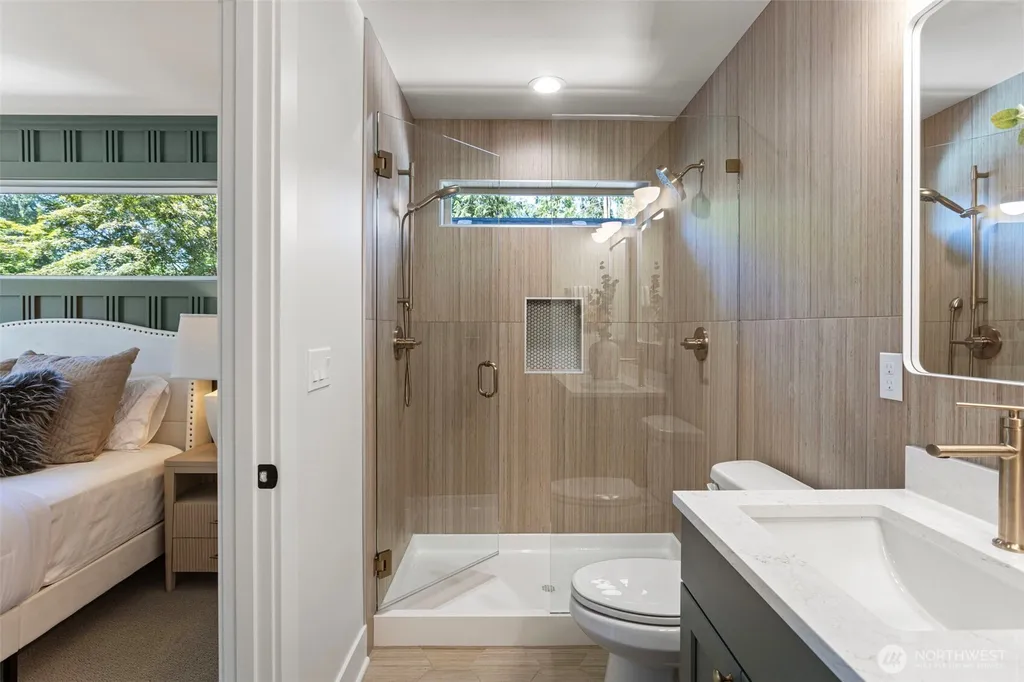 12831 NE 78th Place Kirkland WA 98033