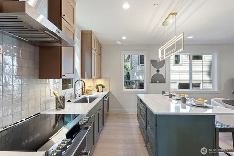 12831 NE 78th Place Kirkland WA 98033