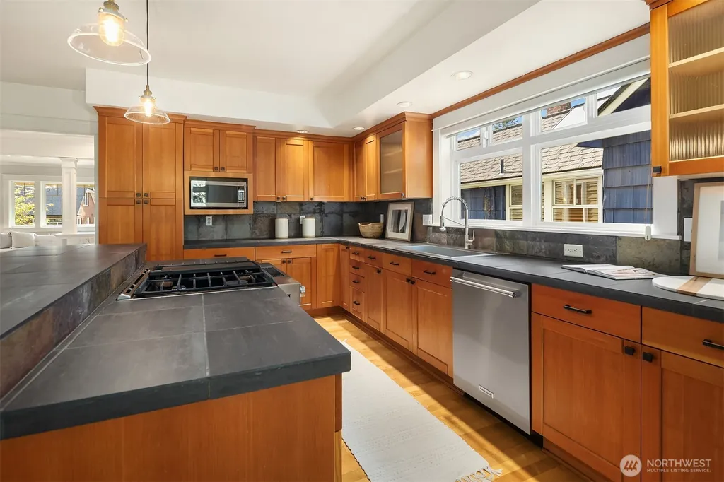 8014 12th Avenue NW Seattle WA 98117
