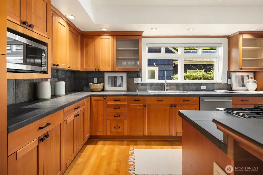 8014 12th Avenue NW Seattle WA 98117