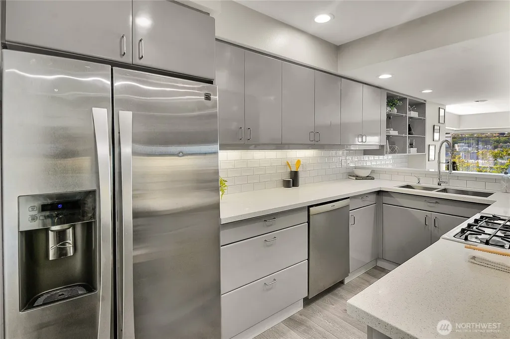 1202 Lakeview Boulevard E Seattle WA 98102