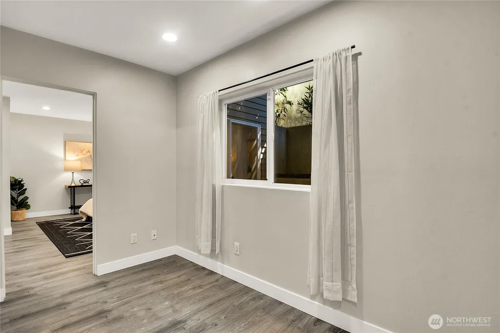 1202 Lakeview Boulevard E Seattle WA 98102