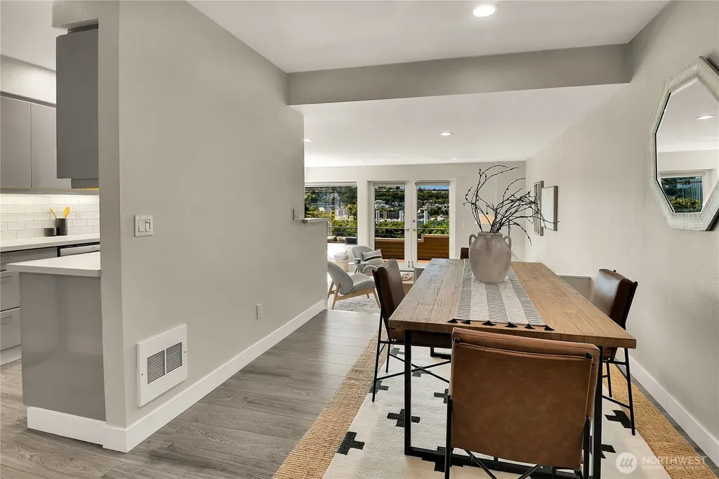 1202 Lakeview Boulevard E Seattle WA 98102