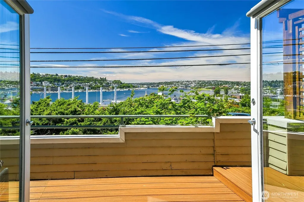 1202 Lakeview Boulevard E Seattle WA 98102