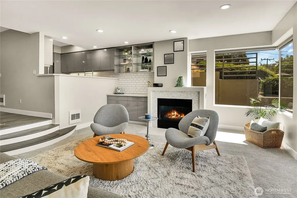 1202 Lakeview Boulevard E Seattle WA 98102