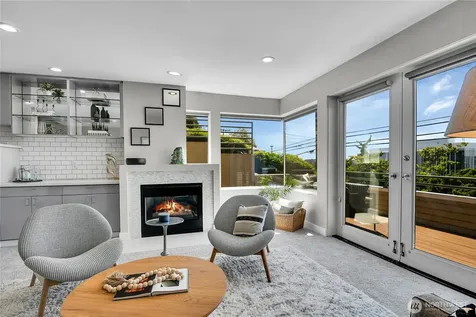 1202 Lakeview Boulevard E Seattle WA 98102