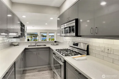 1202 Lakeview Boulevard E Seattle WA 98102