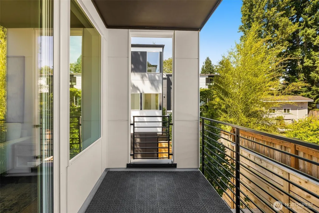 18002 10th Avenue NE Shoreline WA 98155
