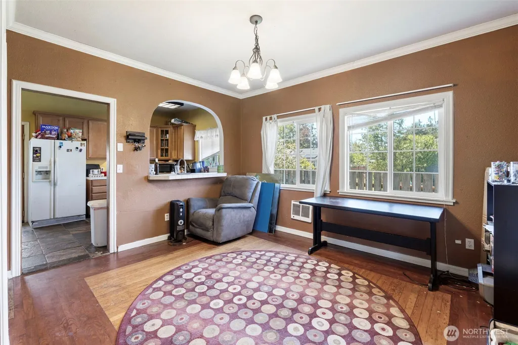 1208 W Pear Street Centralia WA 98531