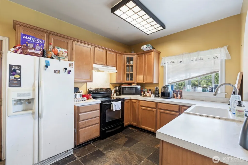 1208 W Pear Street Centralia WA 98531