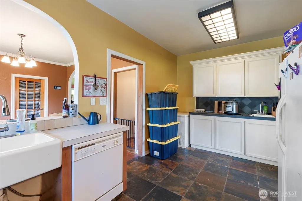 1208 W Pear Street Centralia WA 98531