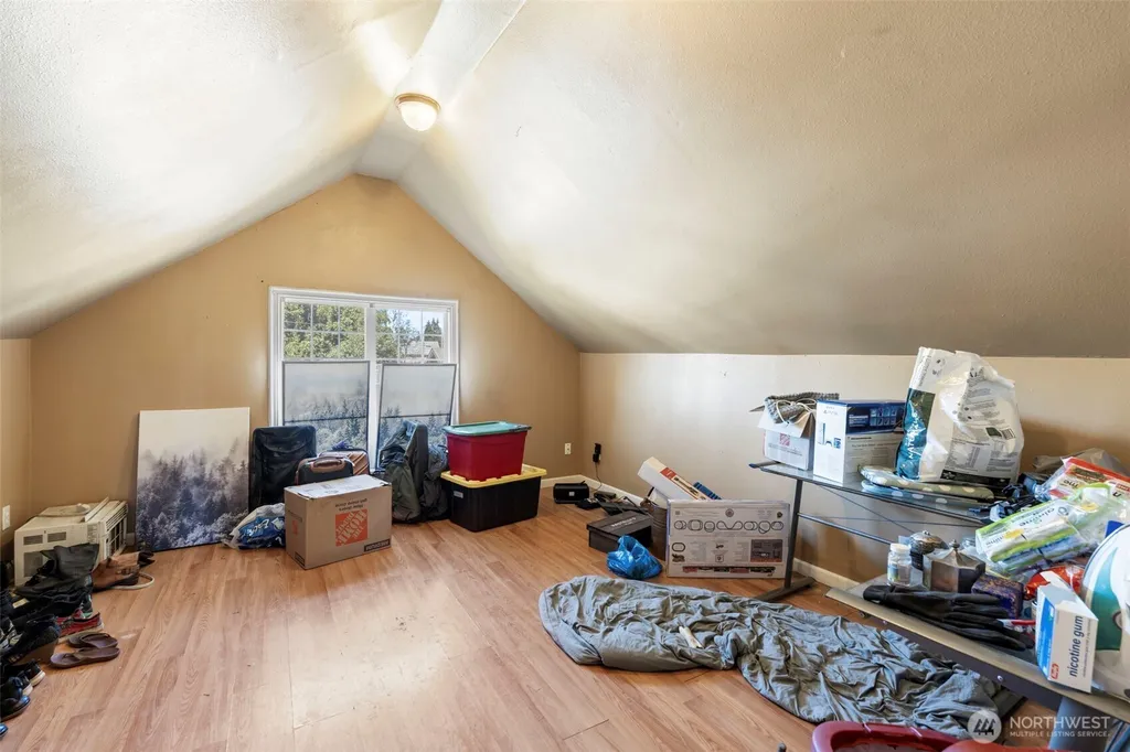 1208 W Pear Street Centralia WA 98531