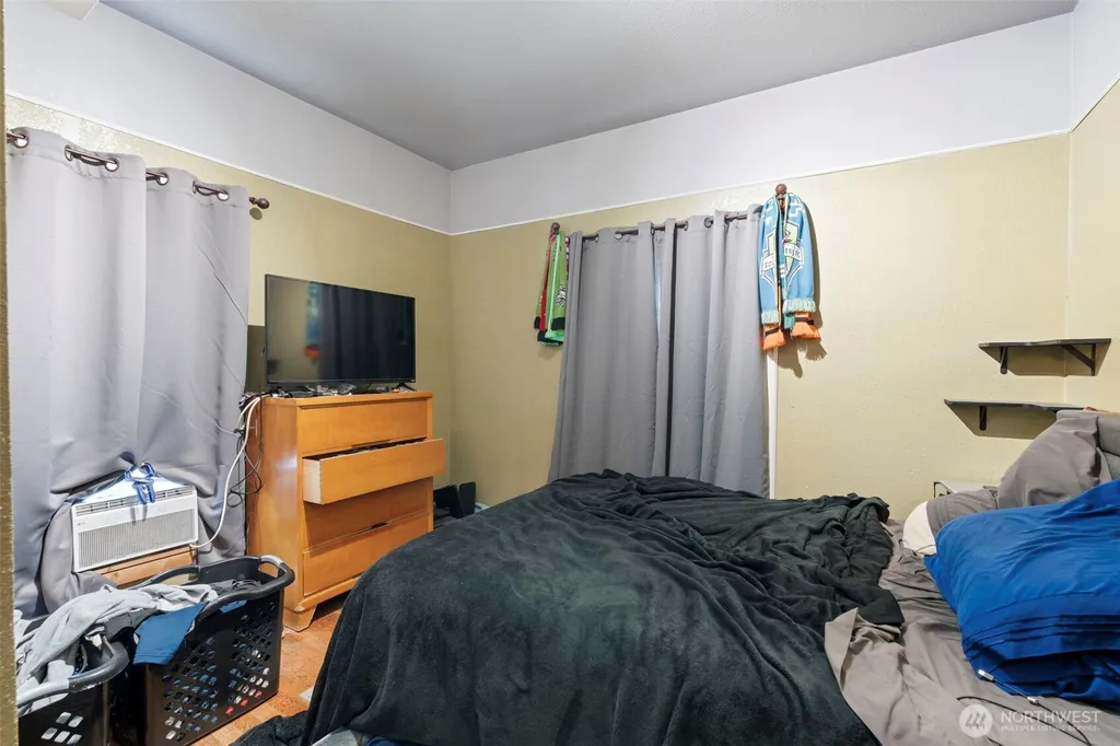 1208 W Pear Street Centralia WA 98531