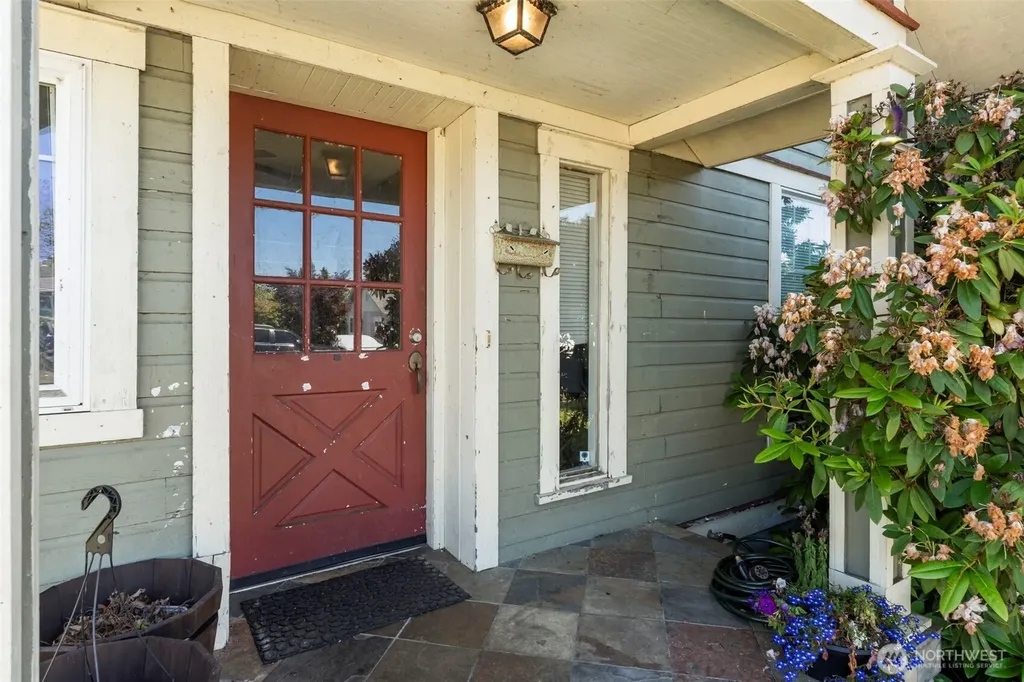 1208 W Pear Street Centralia WA 98531