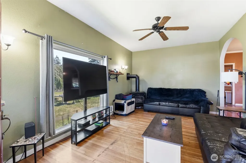 1208 W Pear Street Centralia WA 98531