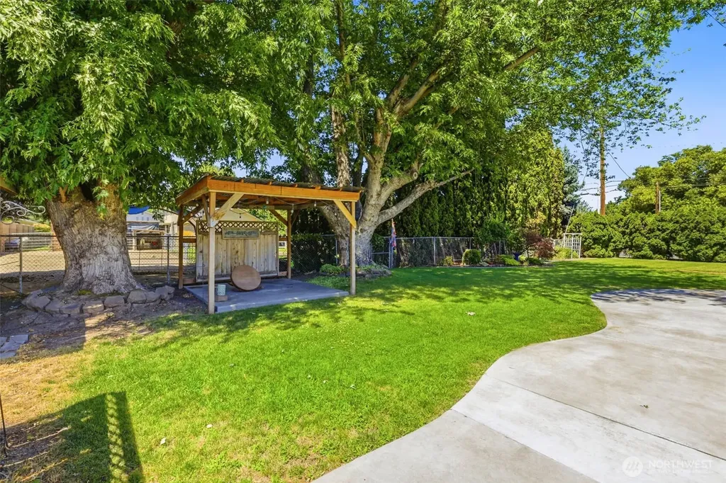 2220 Road 92 Pasco WA 99301