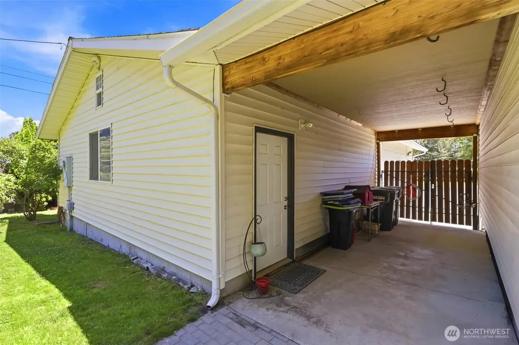2220 Road 92 Pasco WA 99301