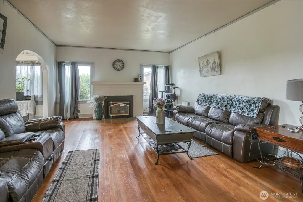 323 N Main Street Montesano WA 98563