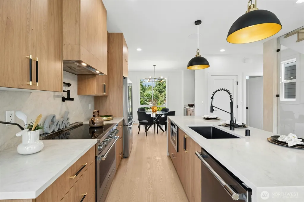 9242 Dayton Avenue N Seattle WA 98103