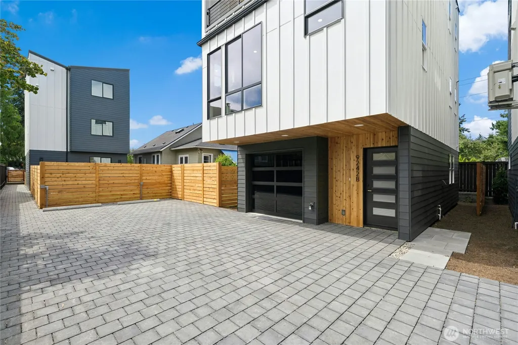 9242 Dayton Avenue N Seattle WA 98103