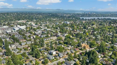 9242 Dayton Avenue N Seattle WA 98103
