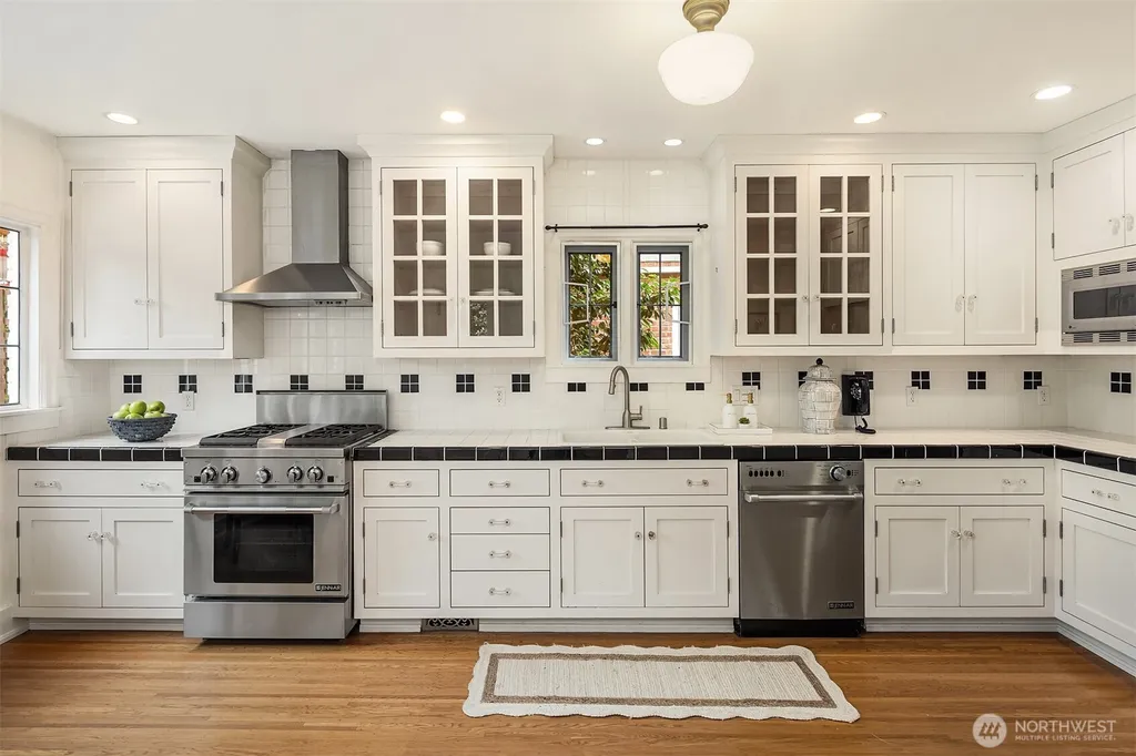 4322 NE 43rd Street Seattle WA 98105