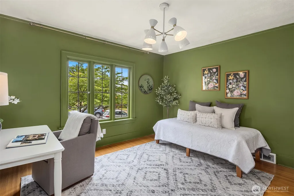 4322 NE 43rd Street Seattle WA 98105