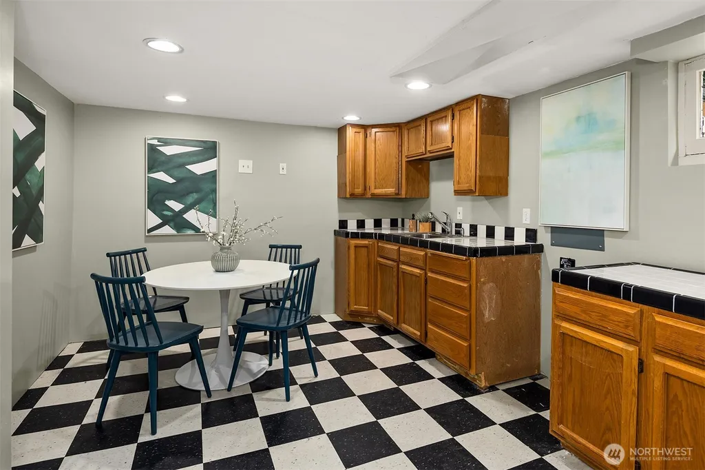 4322 NE 43rd Street Seattle WA 98105