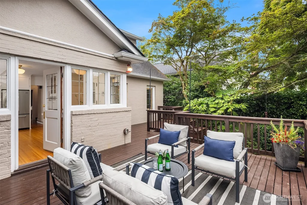 4322 NE 43rd Street Seattle WA 98105