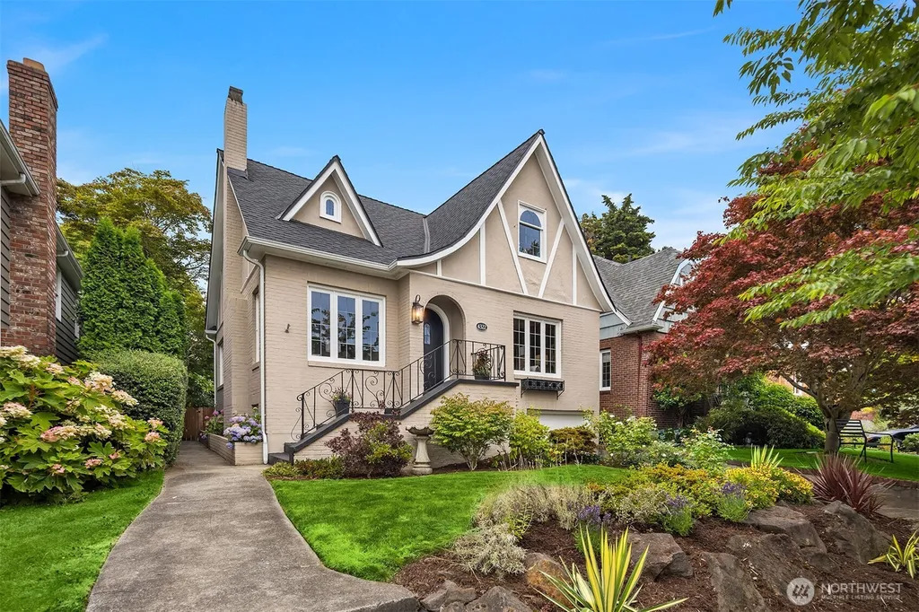 4322 NE 43rd Street Seattle WA 98105