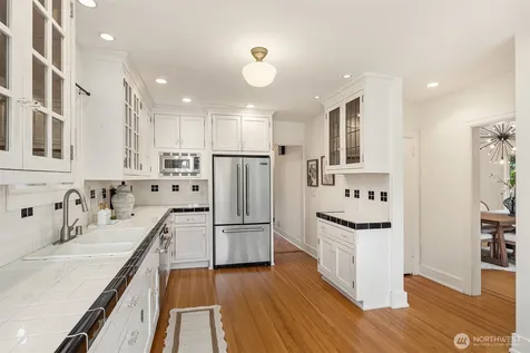 4322 NE 43rd Street Seattle WA 98105