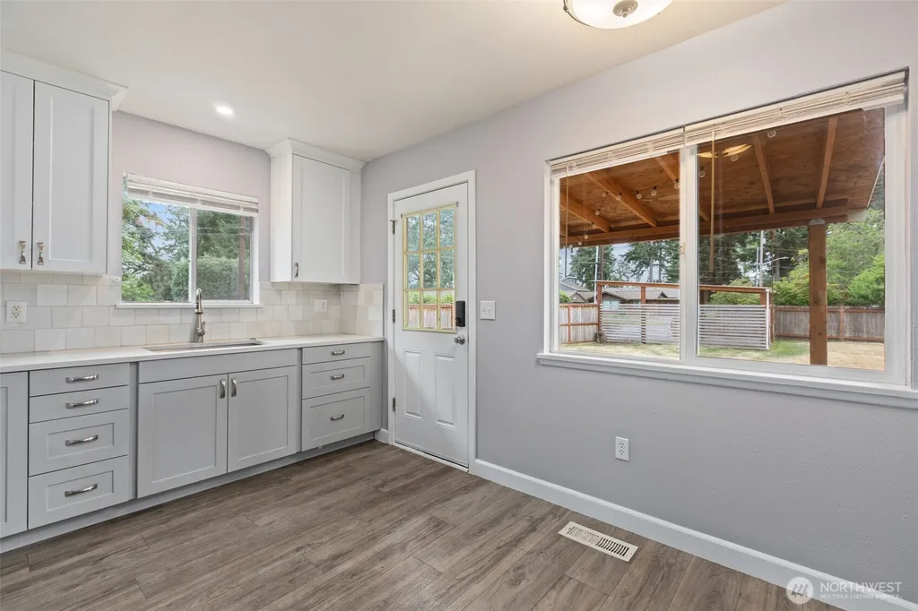 12912 Naomilawn Drive SW Lakewood WA 98498