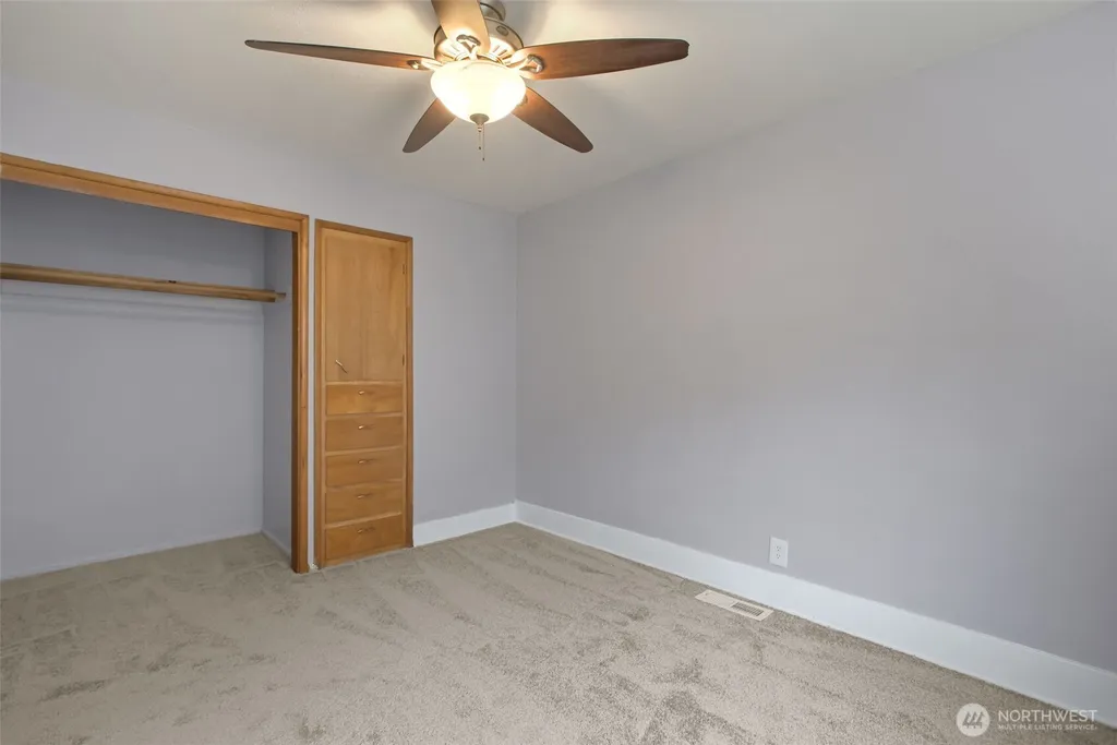 12912 Naomilawn Drive SW Lakewood WA 98498