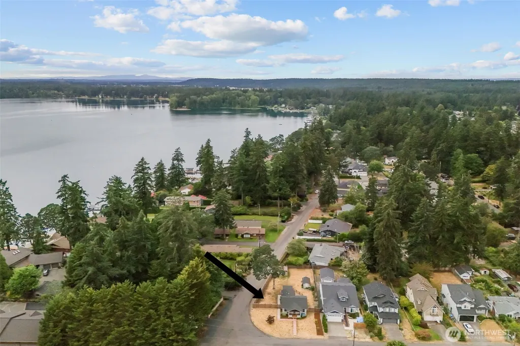 12912 Naomilawn Drive SW Lakewood WA 98498