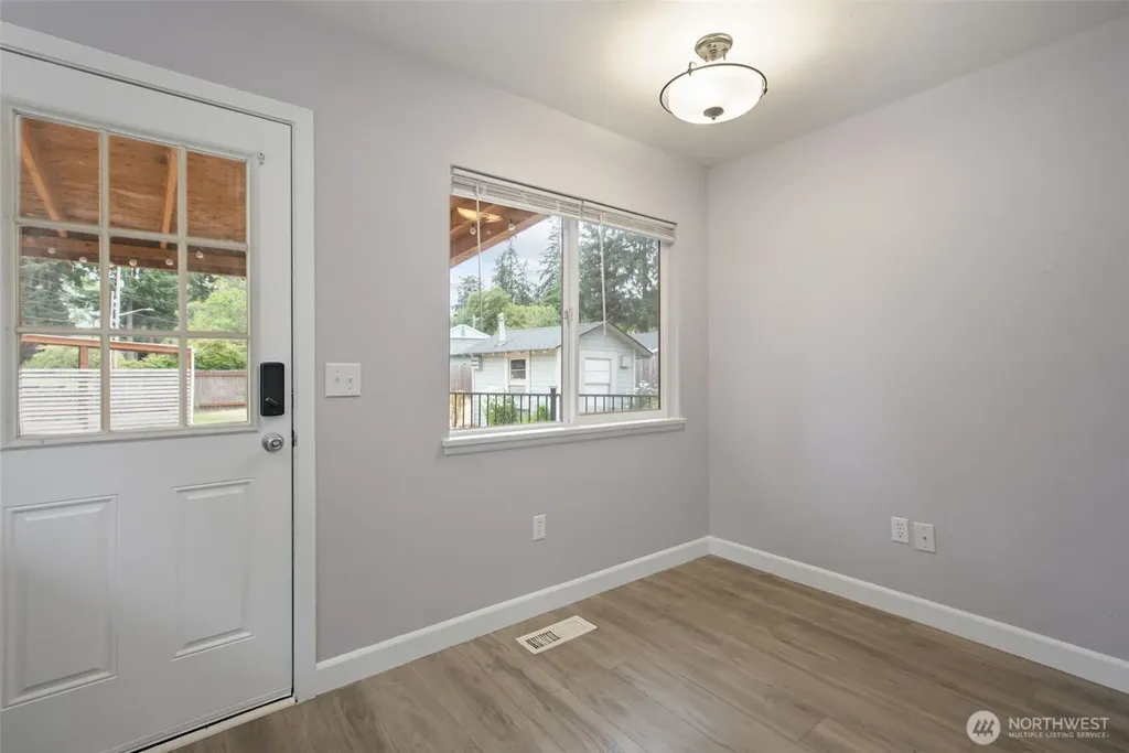 12912 Naomilawn Drive SW Lakewood WA 98498