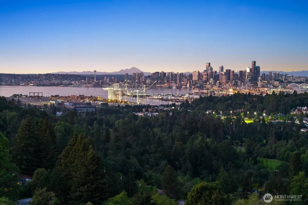5921 32nd Avenue SW Seattle WA 98126