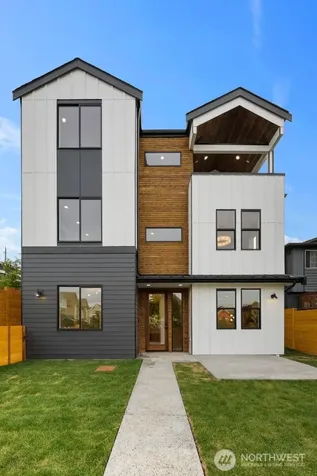 5921 32nd Avenue SW Seattle WA 98126
