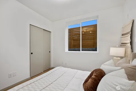 5921 32nd Avenue SW Seattle WA 98126