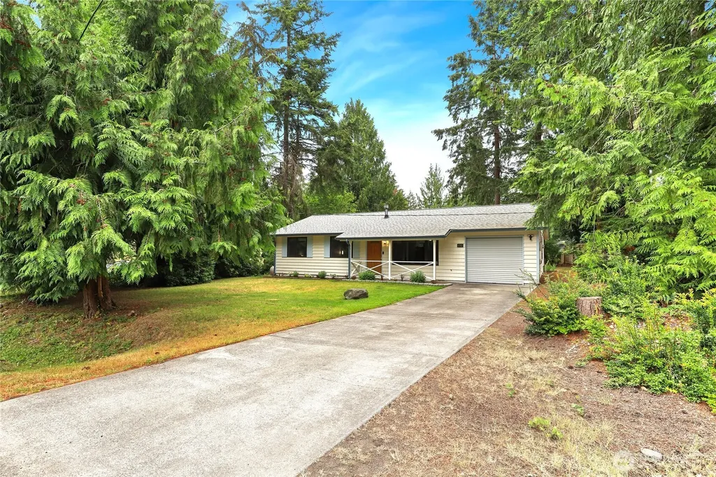 4060 Chinook Place NW Bremerton WA 98312