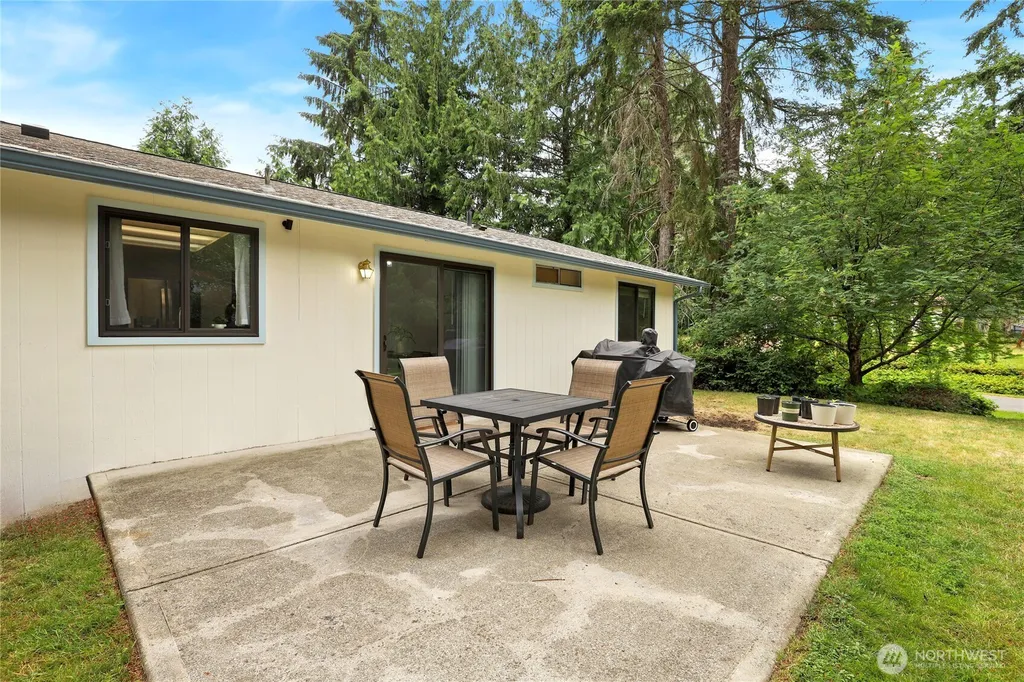 4060 Chinook Place NW Bremerton WA 98312