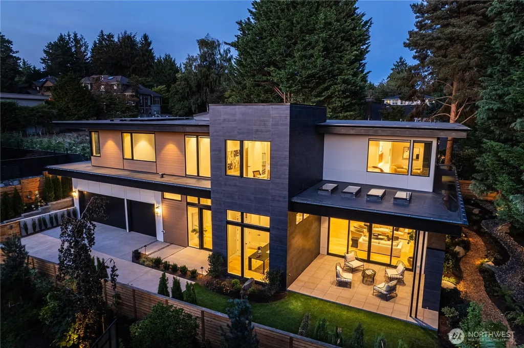 1028 89th Ave NE Bellevue WA 98004