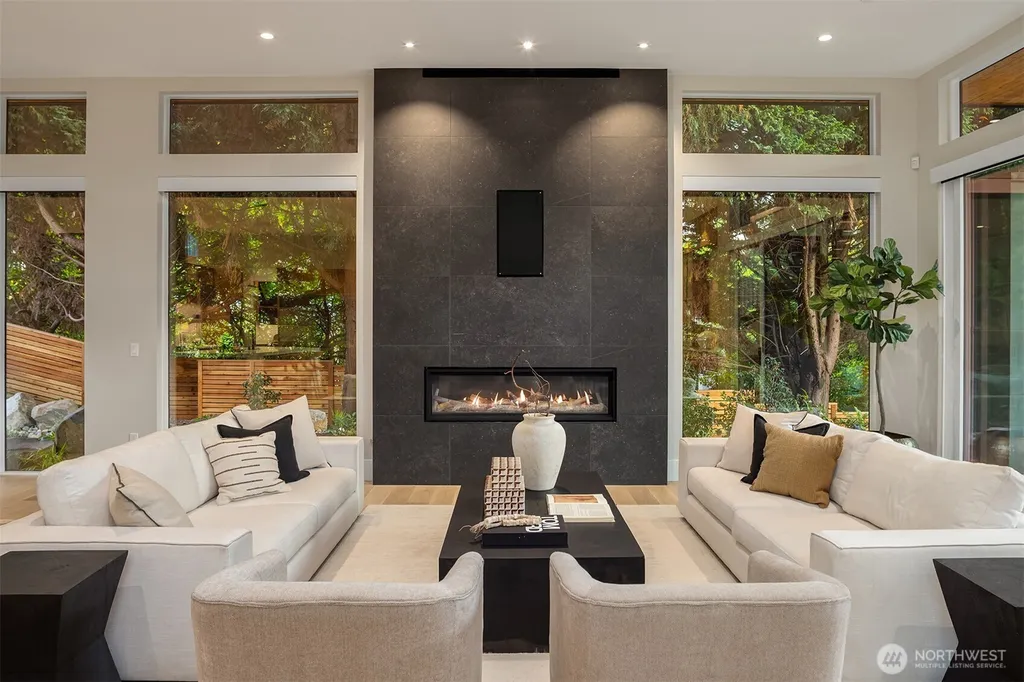 1028 89th Ave NE Bellevue WA 98004