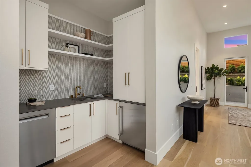 1028 89th Ave NE Bellevue WA 98004